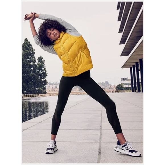 Athleta Small Yellow Hooded Puffer Vest Lofty Down Vest 486244 Jacket - Picture 6 of 16